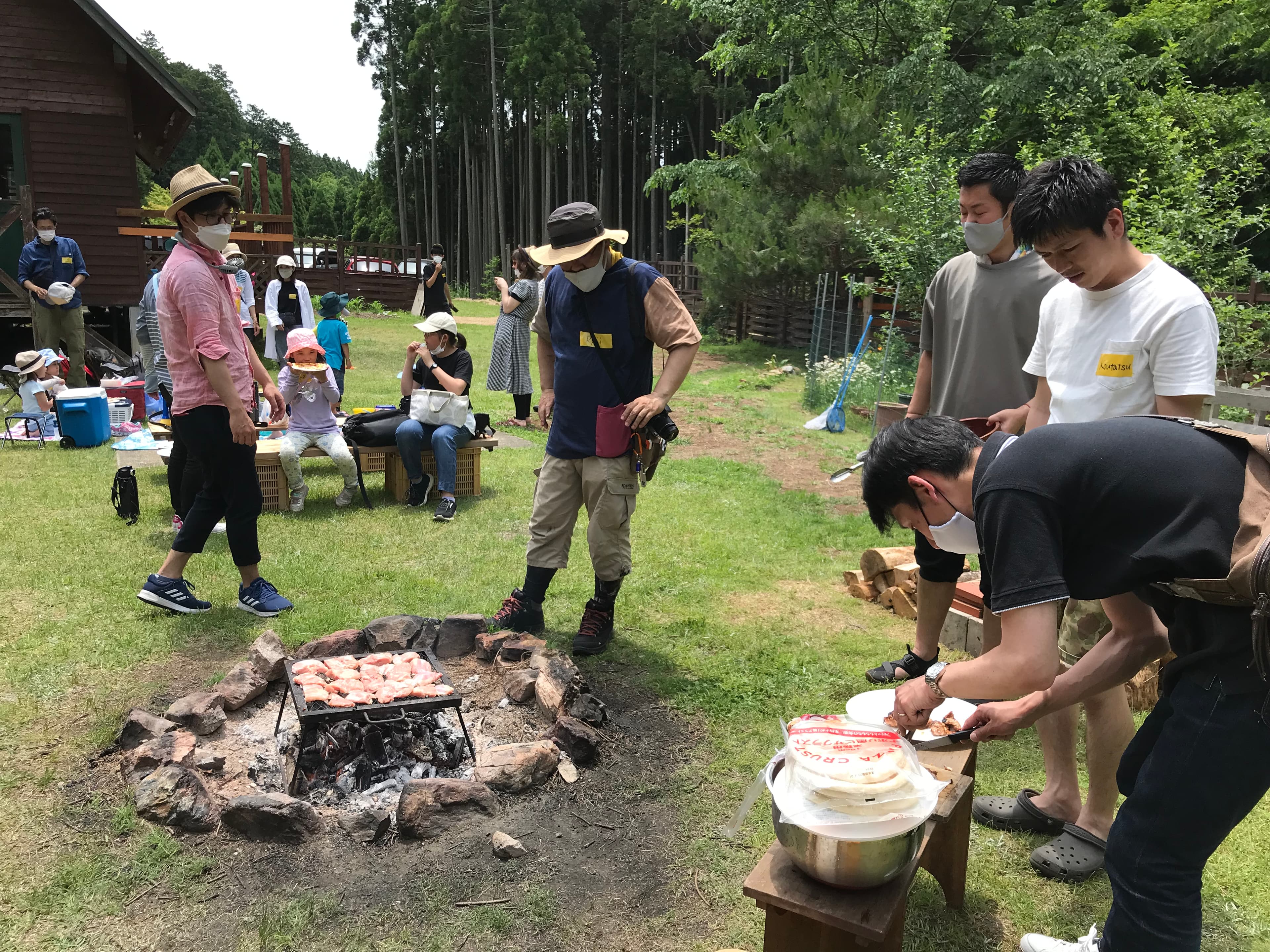 炭火焼きのチキン最高！パパたちありがとう！